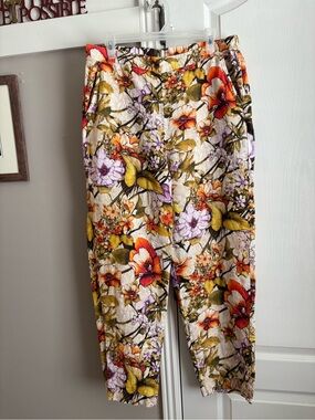 Chico's Vibrant Floral Cropped Pants in Yellow, Orange & Purple